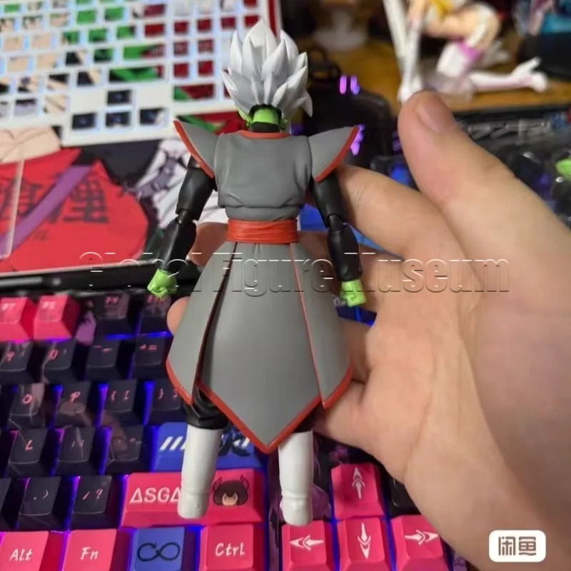 متوفر في المخزون: مجسم شخصية س - مراجعة Bandai Tamashii Nations S.H.Figuarts وسعره